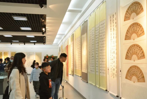 “孙善华从教40年师生书法作品展”顺利开幕